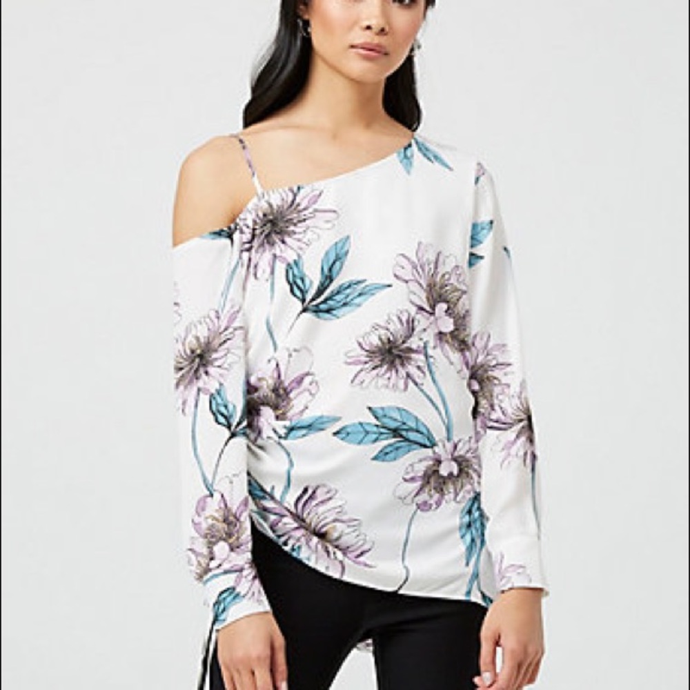 One sleeve new top